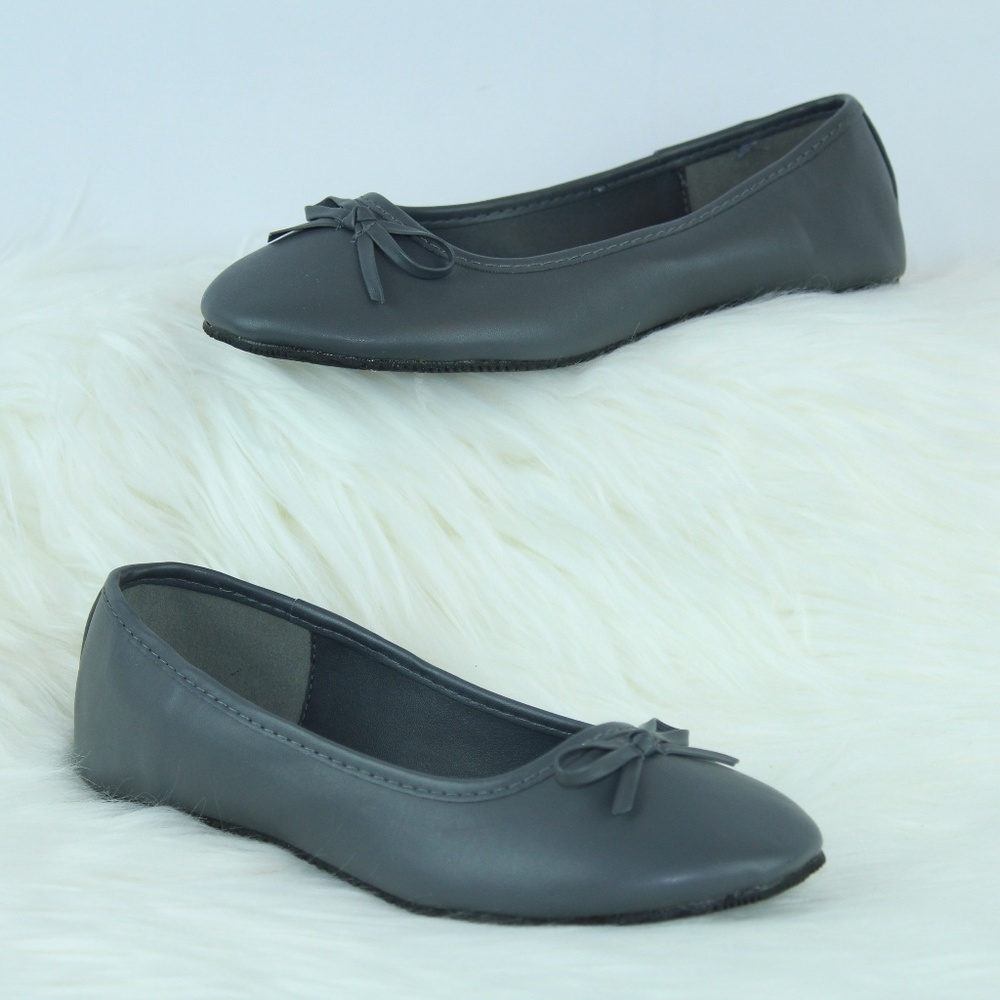 3/$25 Dark Gray Slip On Flats With Bow Size 5